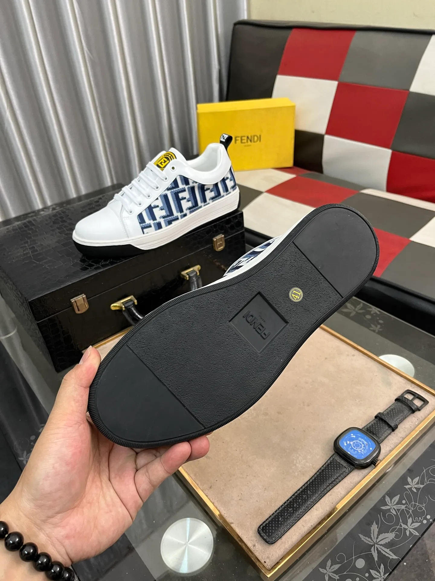 Men's Men's Shoes💰420⌚️⌚️[Fendi] Fendi's latest casual shoes for men! Available at counters simultaneously! Made entirely of imported top-grain calfskin, the interior is made of top-grain water-dyed cowhide, and the original factory-supplied rubber outsole. Leading new fashion concepts. Matching code: 38-442️⃣Colors available